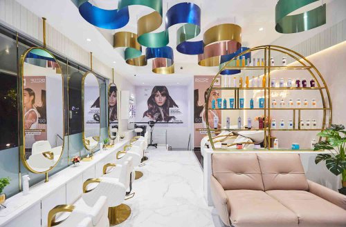 HQ Luxe Smart Salon, Bandra