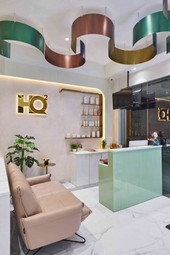 HQ Luxe Smart Salon, Bandra